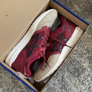 ASICS GEL SAGA burgundy/brown sneakers size 10.5